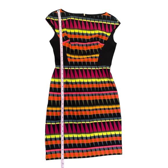 Signature London Style Print Sheath Dress 4 - Picture 14 of 16